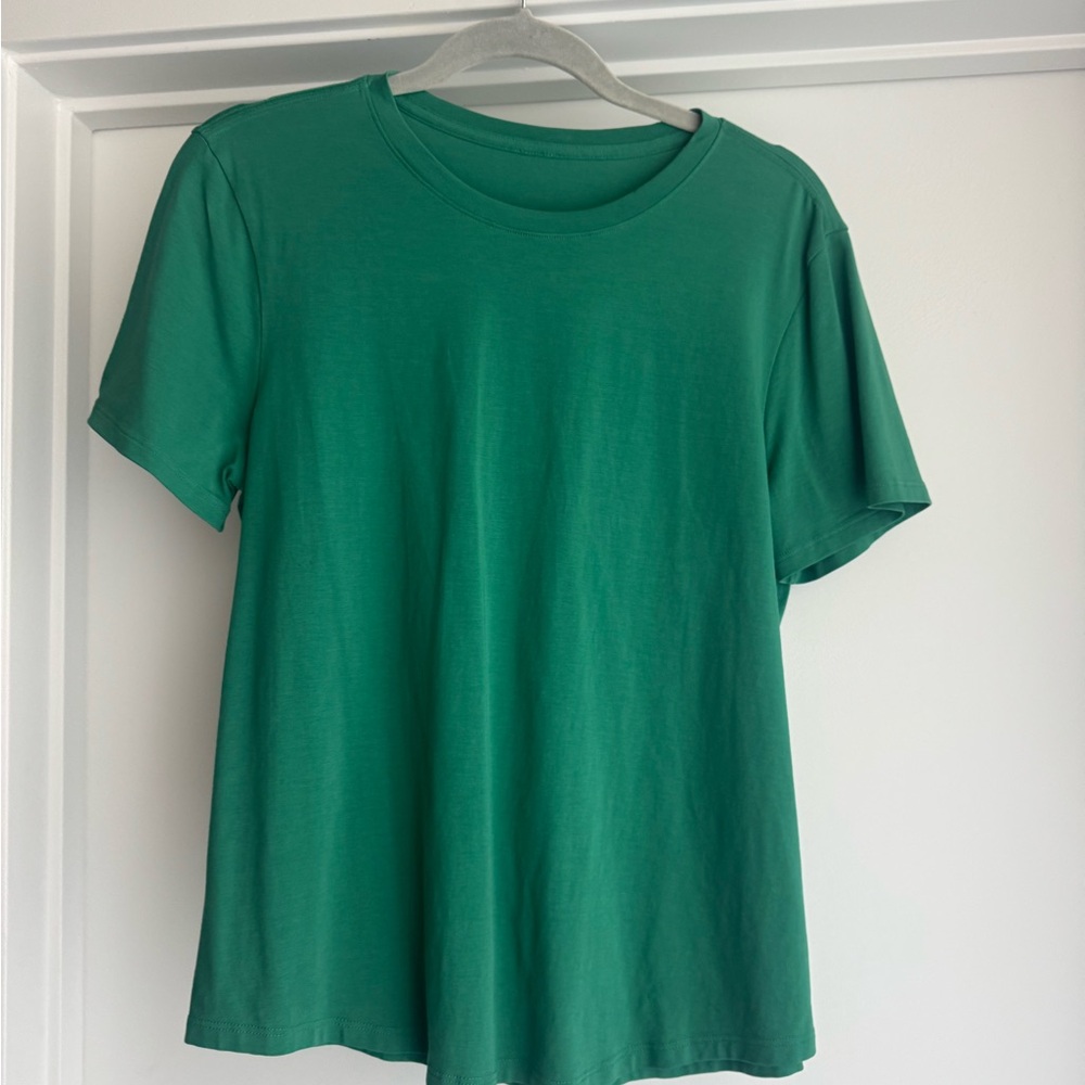 lululemon athletica Green Short Sleeve Tee